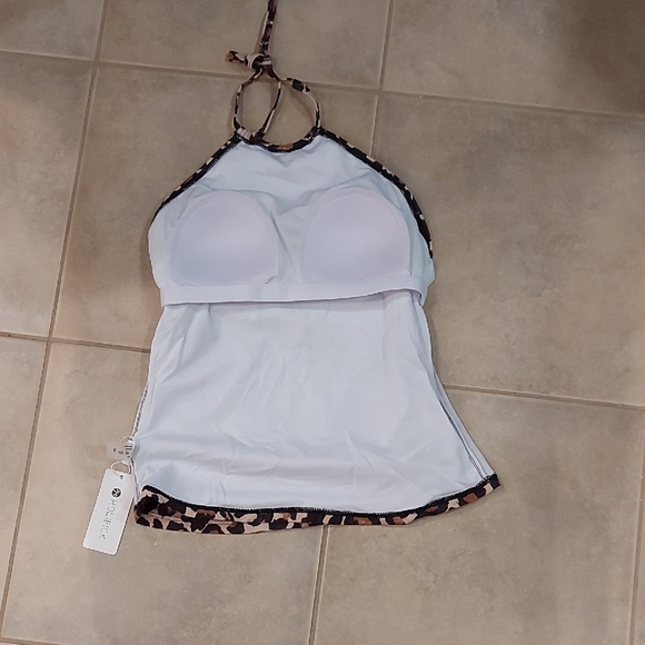 Chic Leopard Print Halter Tank Top - Picture 5 of 6
